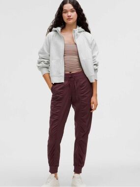 lululemon athletica Ribbed Waist Jogger in Deep Plum